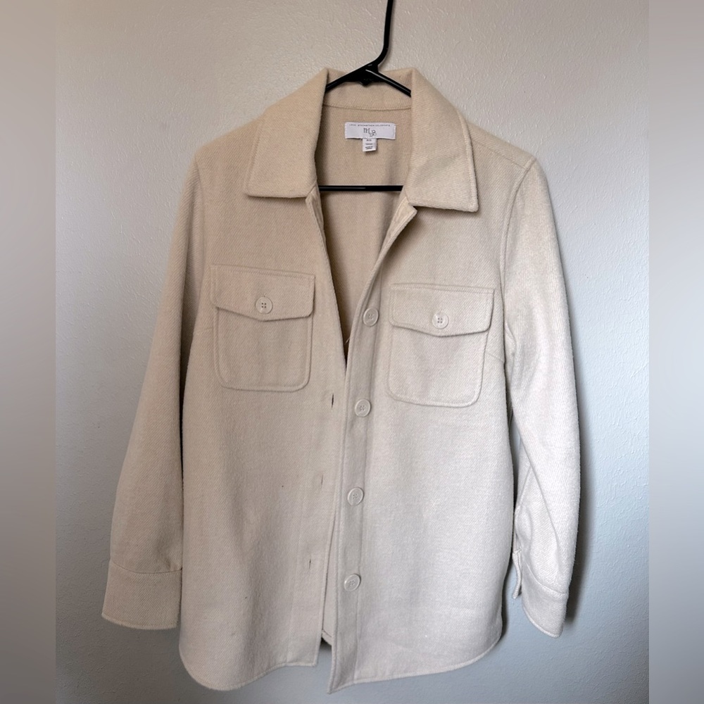 Mainstream Boutique adorable cream blazer jacket